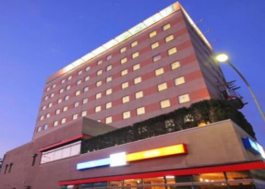 日本工作簽酒店前臺(tái)、  餐廳服務(wù)員